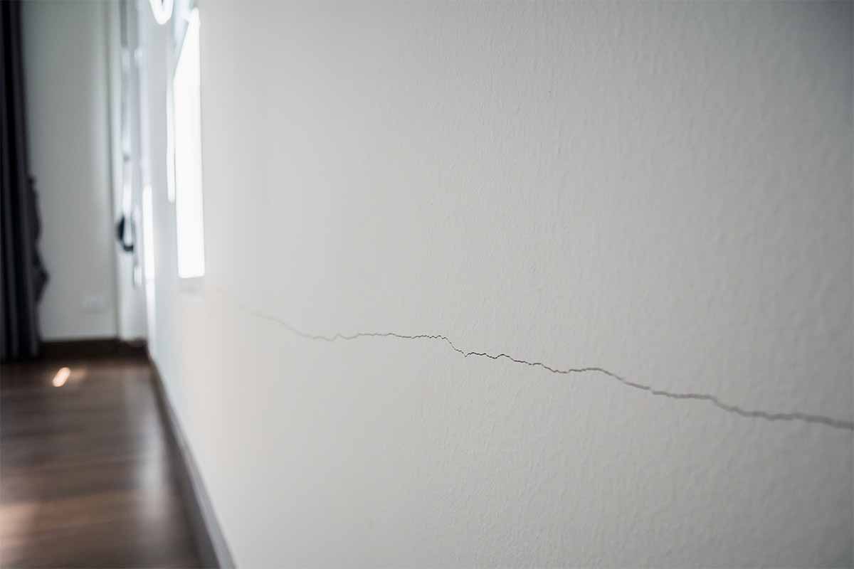 crack in living room wall