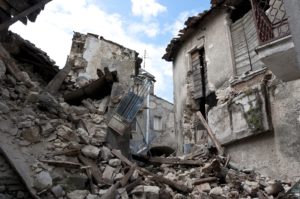 earthquake wreckage on homes